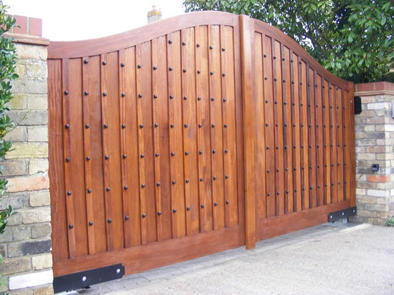 10 Best Wooden Gate Design Ideas For Home Exterior 10 Best Wooden Gate Design Ideas For Home Exterior