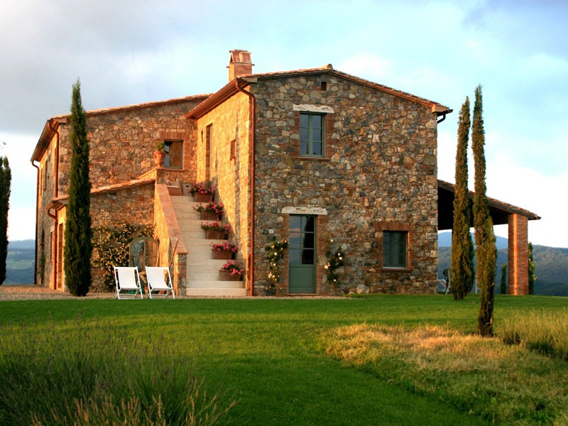 15 Best Farmhouse Exterior Designs 2025