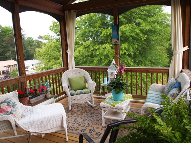 40 Classy Front Porch Decorating Ideas 40 Classy Front Porch Decorating Ideas