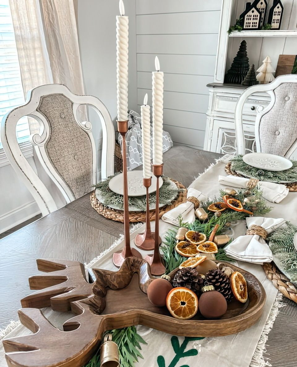 25 Christmas Table Centerpiece Ideas That Make Guests Say “Wow” Before the Food Arrives