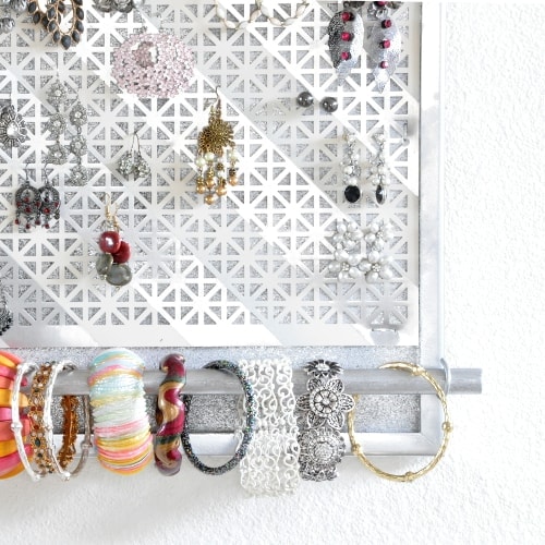 Easy DIY Wall Jewelry Organizer