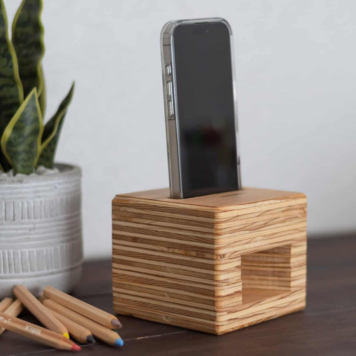 How to Make a DIY Phone Amplifier How to Make a DIY Phone Amplifier
