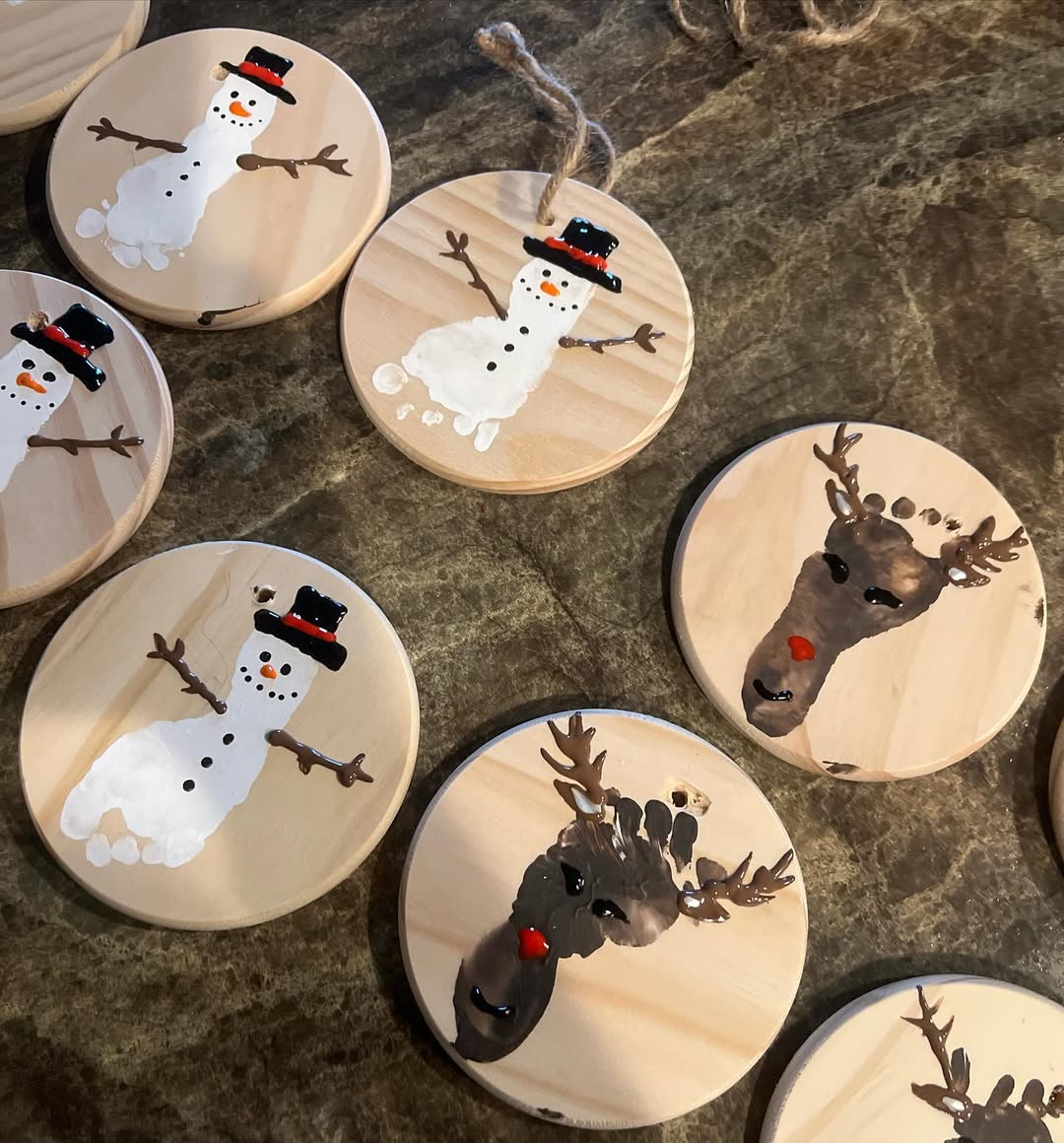 28 DIY Christmas Ornaments Ideas That Look Store-Bought (But Arenโt!) 28 DIY Christmas Ornaments Ideas That Look Store-Bought (But Arenโt!)
