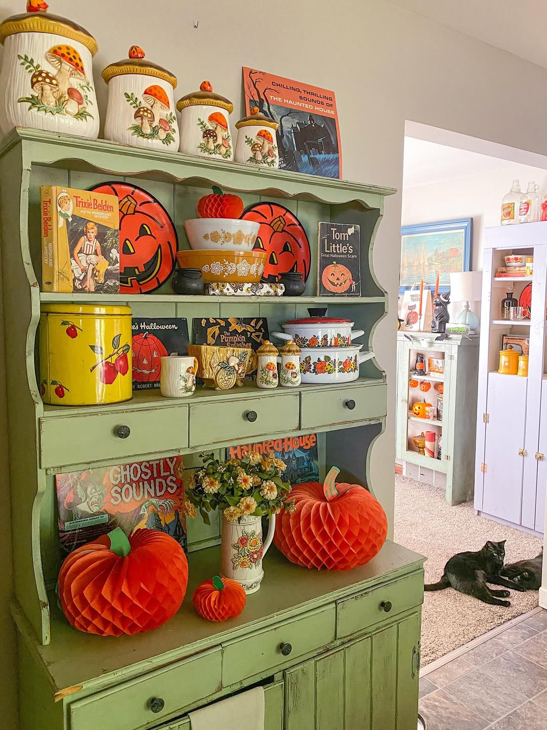 28 Vintage Halloween Decor Ideas Thatโll Make You Panic-Decorate Before Theyโre All Gone 28 Vintage Halloween Decor Ideas Thatโll Make You Panic-Decorate Before Theyโre All Gone