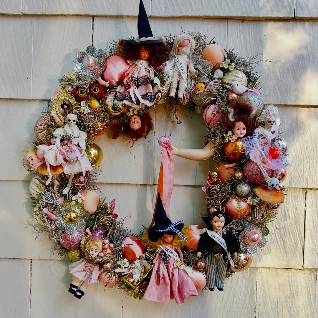 32 Halloween Wreath Ideas Youโll Wish You Stole Before October Hit 32 Halloween Wreath Ideas Youโll Wish You Stole Before October Hit