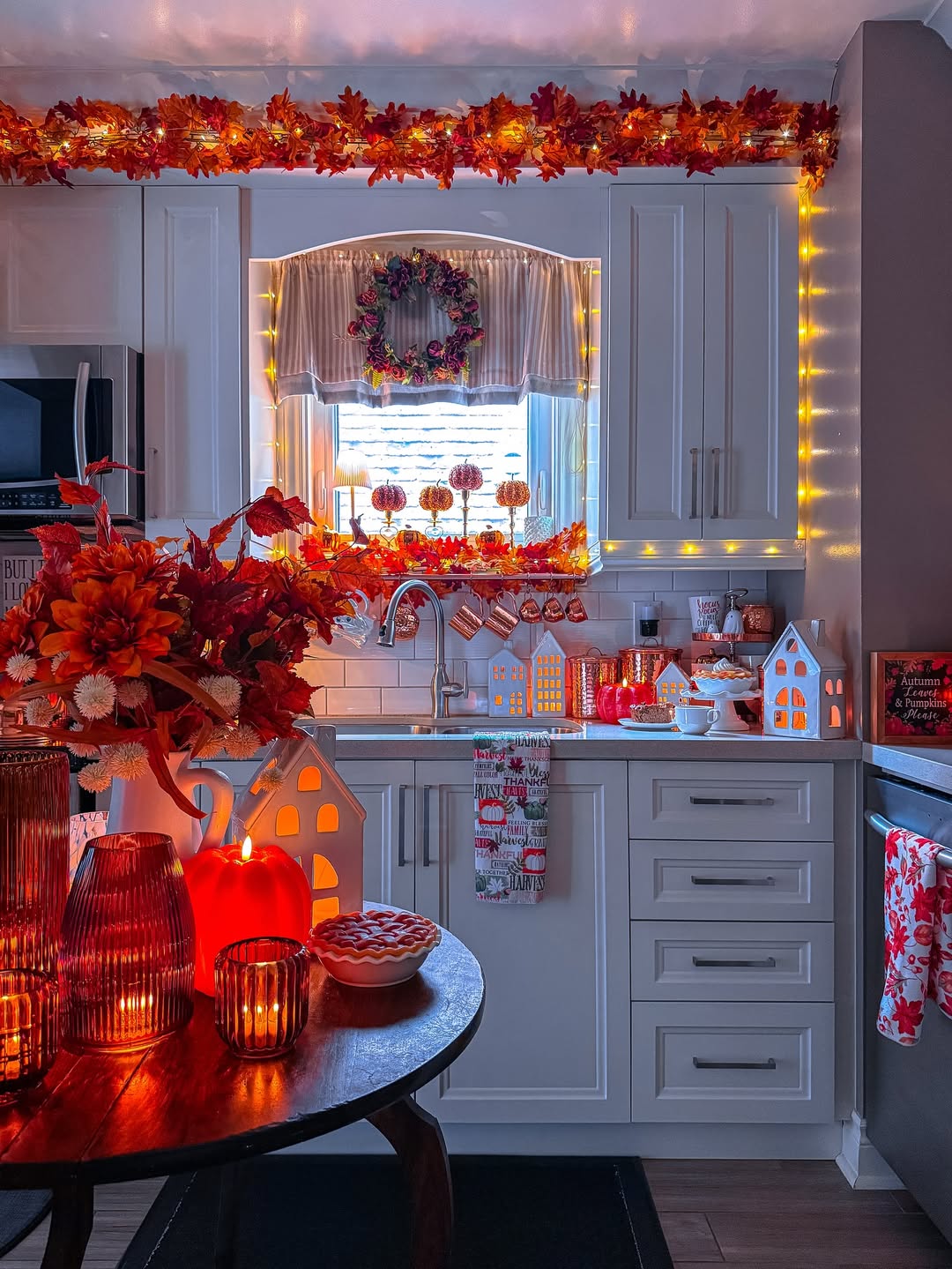 30 Thanksgiving Kitchen Decor Ideas Thatโll Make You Want to Cook (Even More) 30 Thanksgiving Kitchen Decor Ideas Thatโll Make You Want to Cook (Even More)