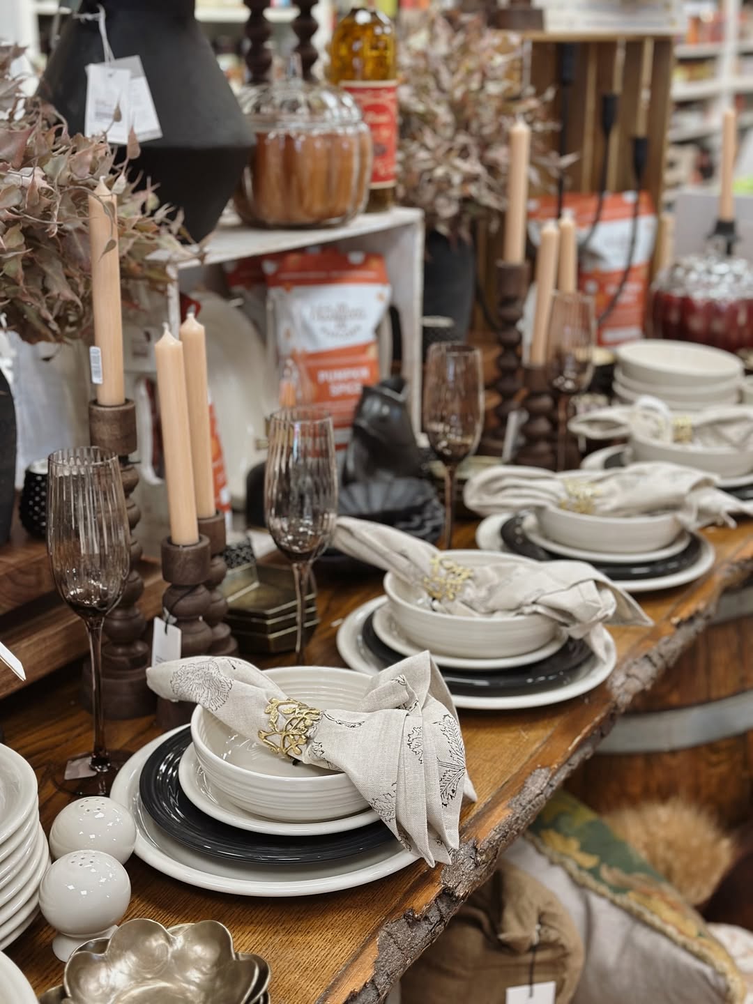 25 Neutral Thanksgiving Decor Ideas Youโll Want to Leave Up Past November 25 Neutral Thanksgiving Decor Ideas Youโll Want to Leave Up Past November