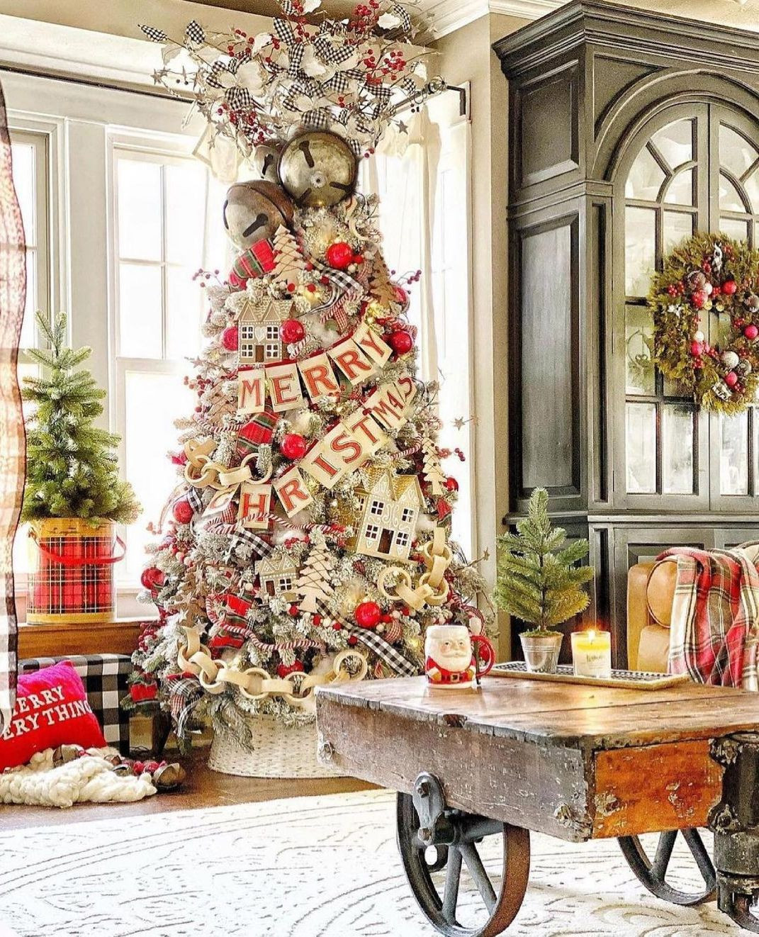 30 Christmas Tree Ideas That Instantly Pull the Whole Room Together