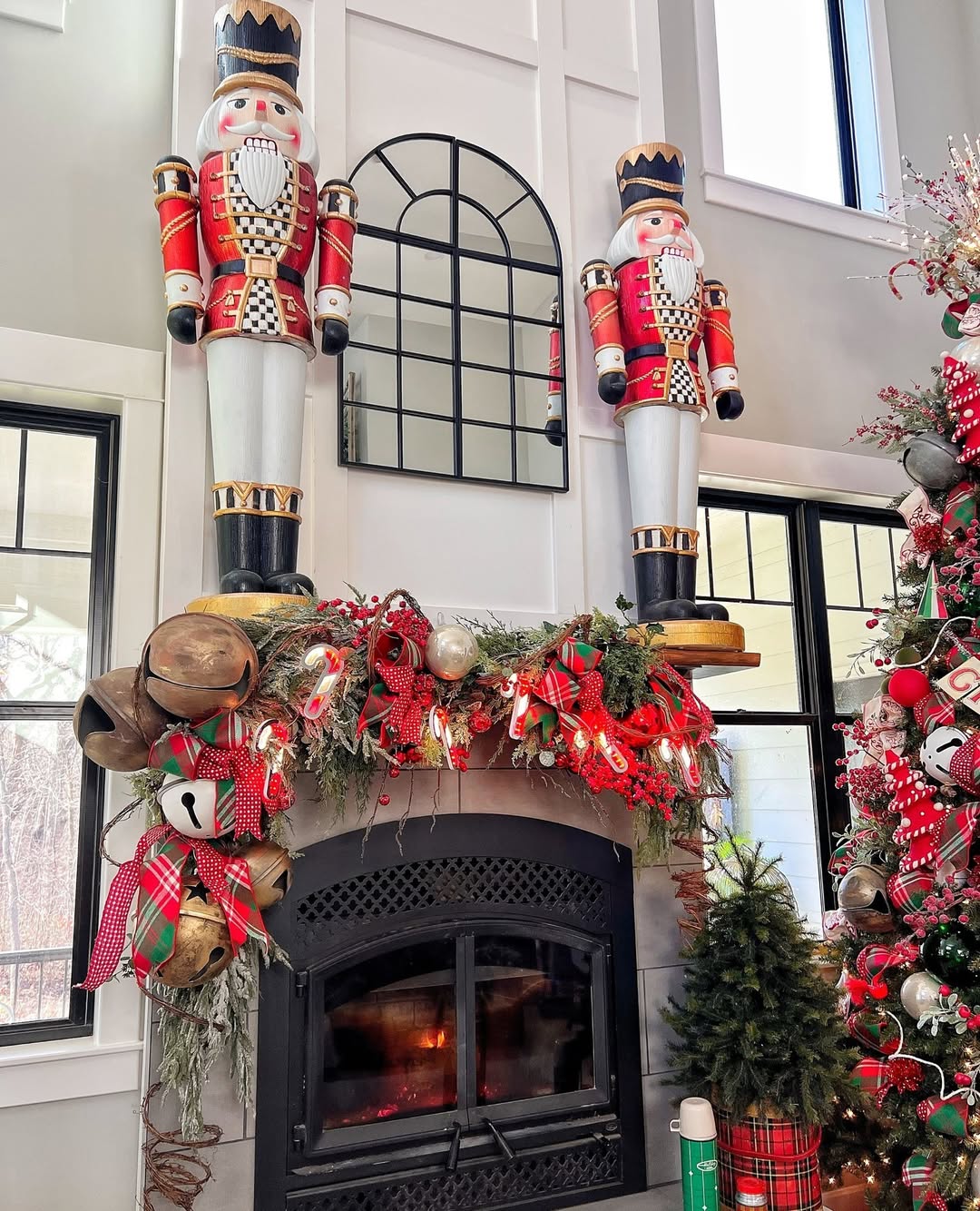 30 Christmas Mantel Decor Ideas You’ll Want to Leave Up Long After December