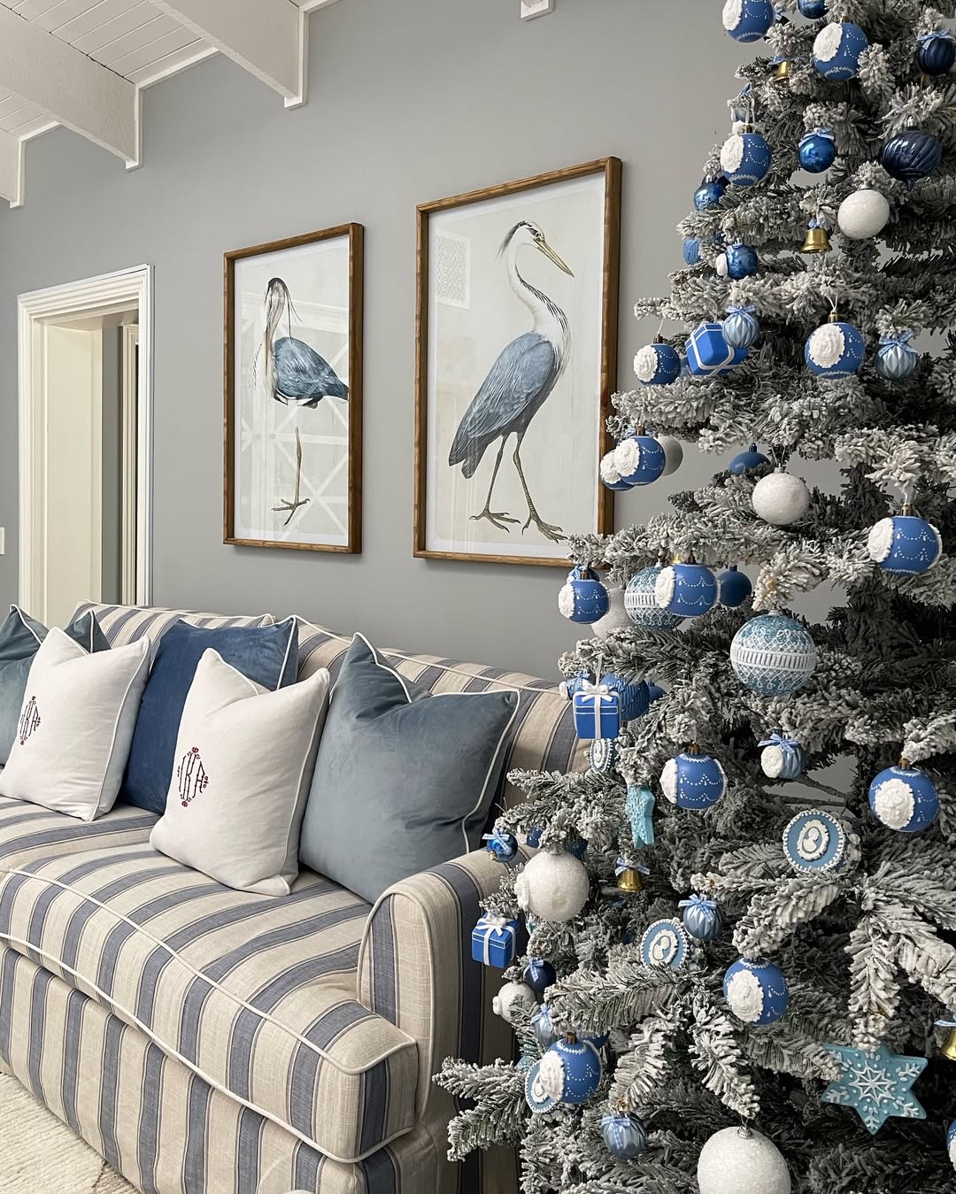 28 Coastal Christmas Decor Ideas That Prove Blue + White Are the New Red + Green 28 Coastal Christmas Decor Ideas That Prove Blue + White Are the New Red + Green