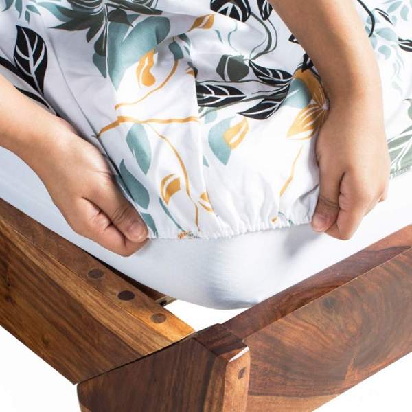 10 Best Fitted Bed Sheet Designs With Pictures In India