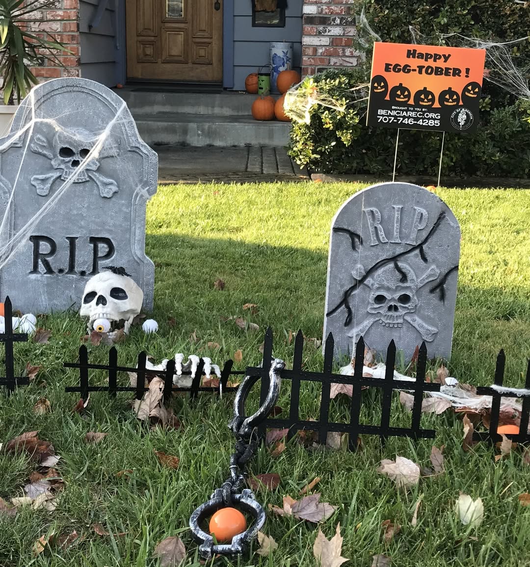 35 Halloween Graveyard Ideas Neighbors Will Secretly Copy Next October 35 Halloween Graveyard Ideas Neighbors Will Secretly Copy Next October