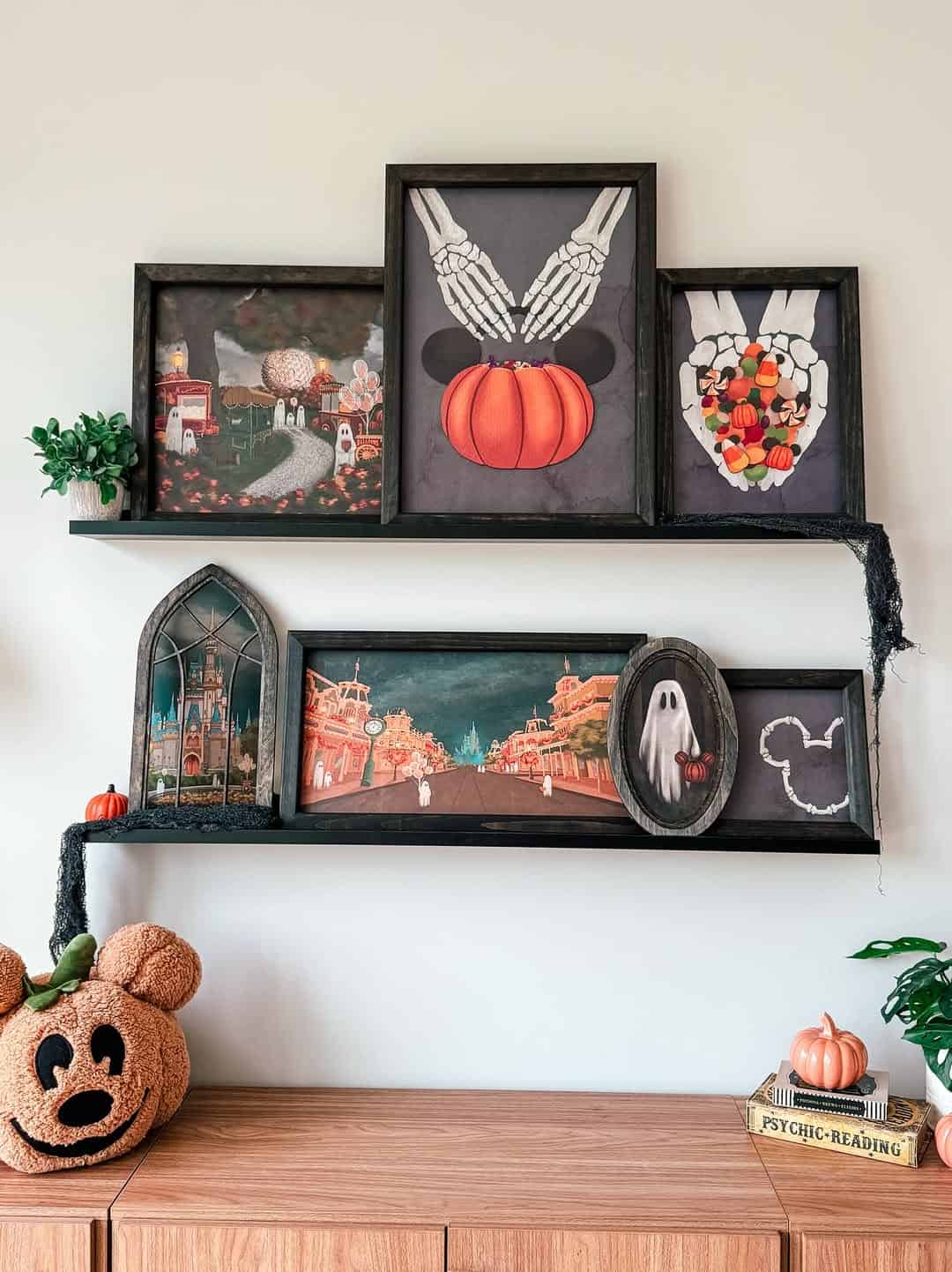 20 Halloween Wall Decor Ideas Guests Will Photograph More Than Their Costumes