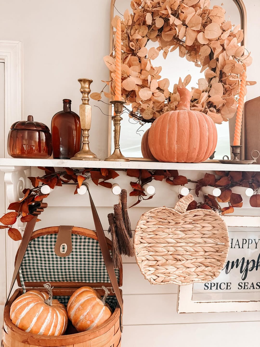 30 Thanksgiving Shelf Decor Ideas That Are Way Better Than What You Did Last Year