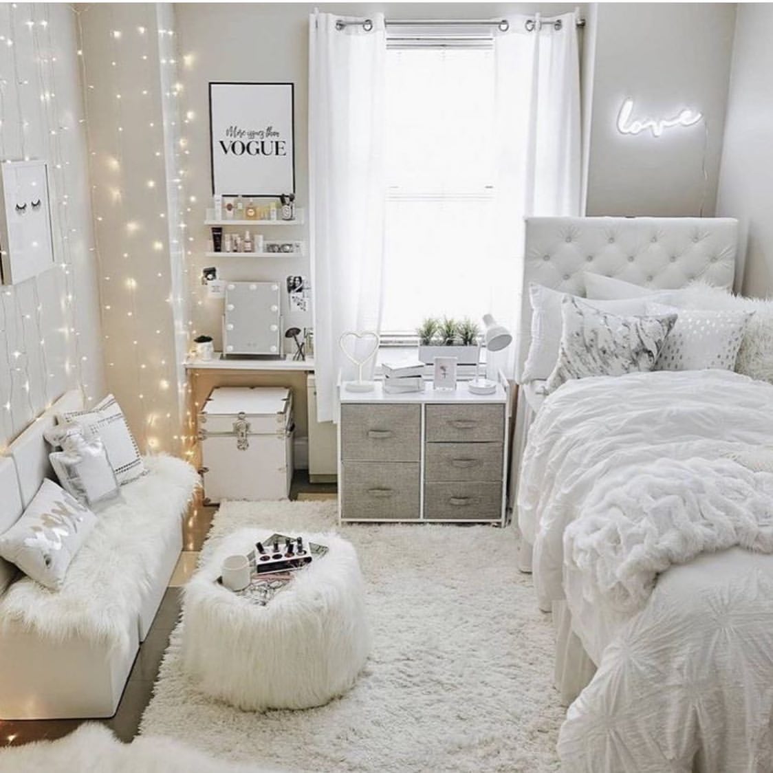 Your Dorm Room Deserves Some Holiday Cheer: These 12 Christmas Decor Ideas Are Too Adorable to Ignore