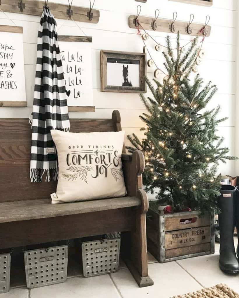 Mini Christmas Tree Decor That Make A Whole Lot Of Sense