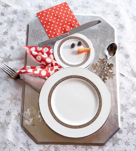 Colorful Christmas Tabletop Decor Ideas: white, red, purple and teal