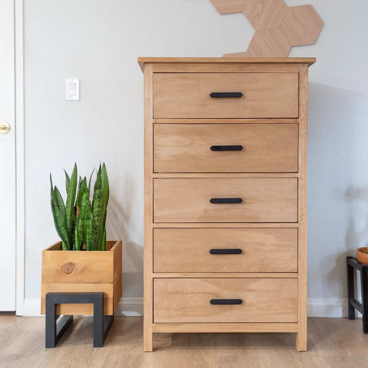 How to Build a 5 Drawer DIY Dresser With Simple Tools How to Build a 5 Drawer DIY Dresser With Simple Tools