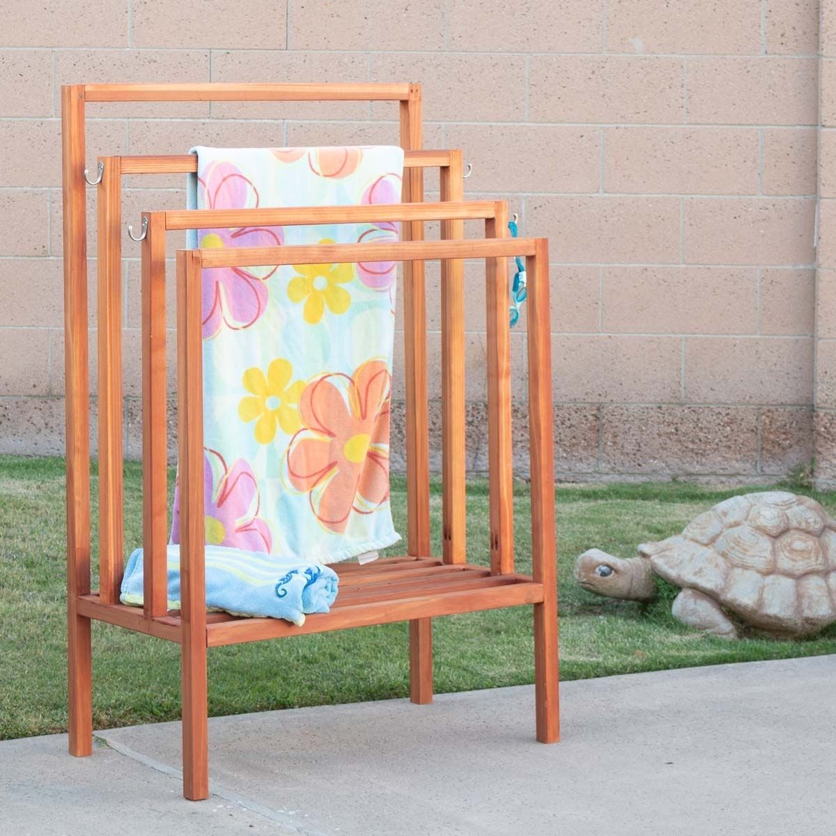 DIY Outdoor Towel Rack With Shelves DIY Outdoor Towel Rack With Shelves