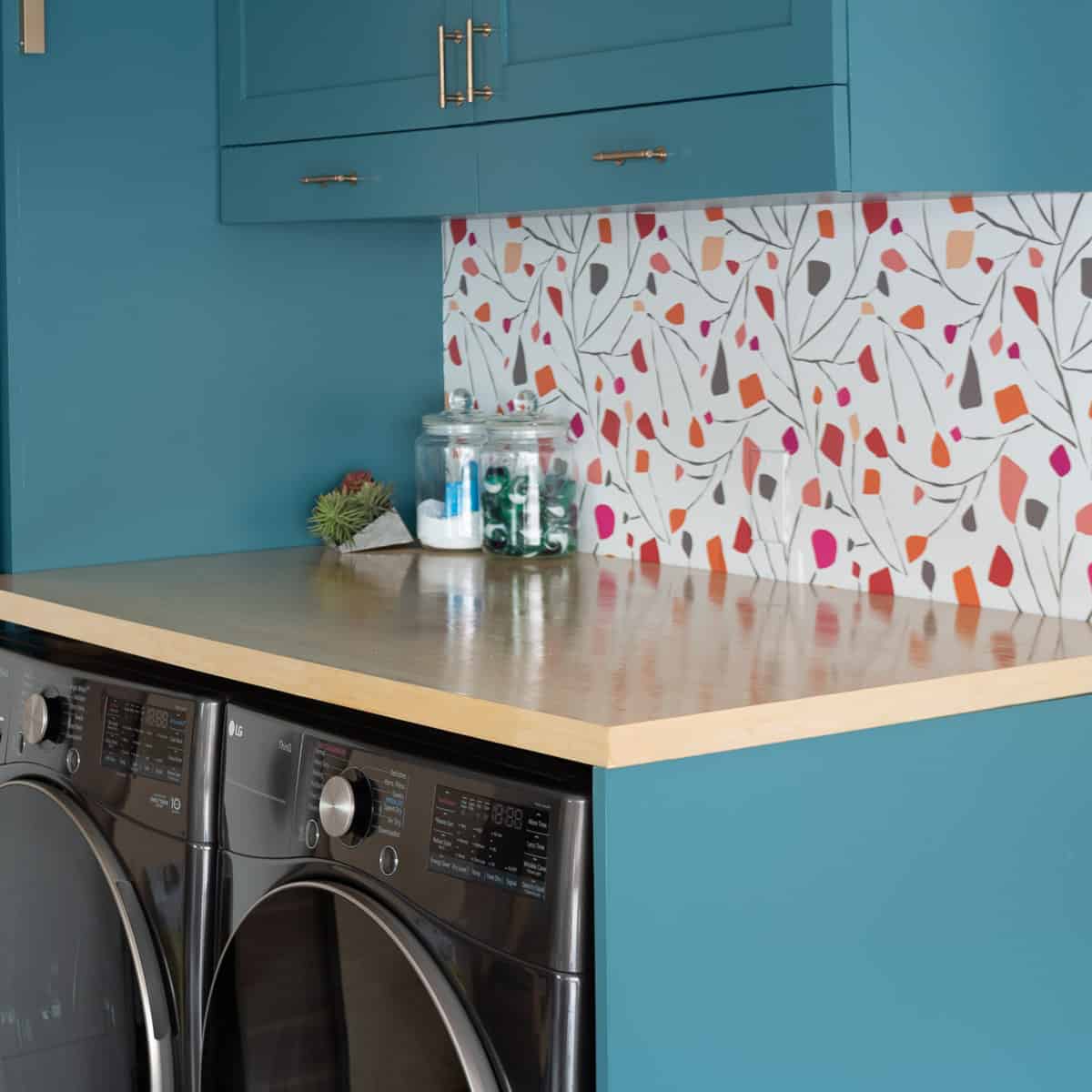 How to Make an Easy DIY Countertop for Laundry Room How to Make an Easy DIY Countertop for Laundry Room