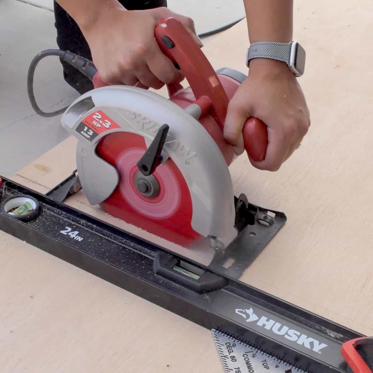 How to Cut Plywood: A Beginnerโs Guide to Making Accurate Cuts How to Cut Plywood: A Beginnerโs Guide to Making Accurate Cuts
