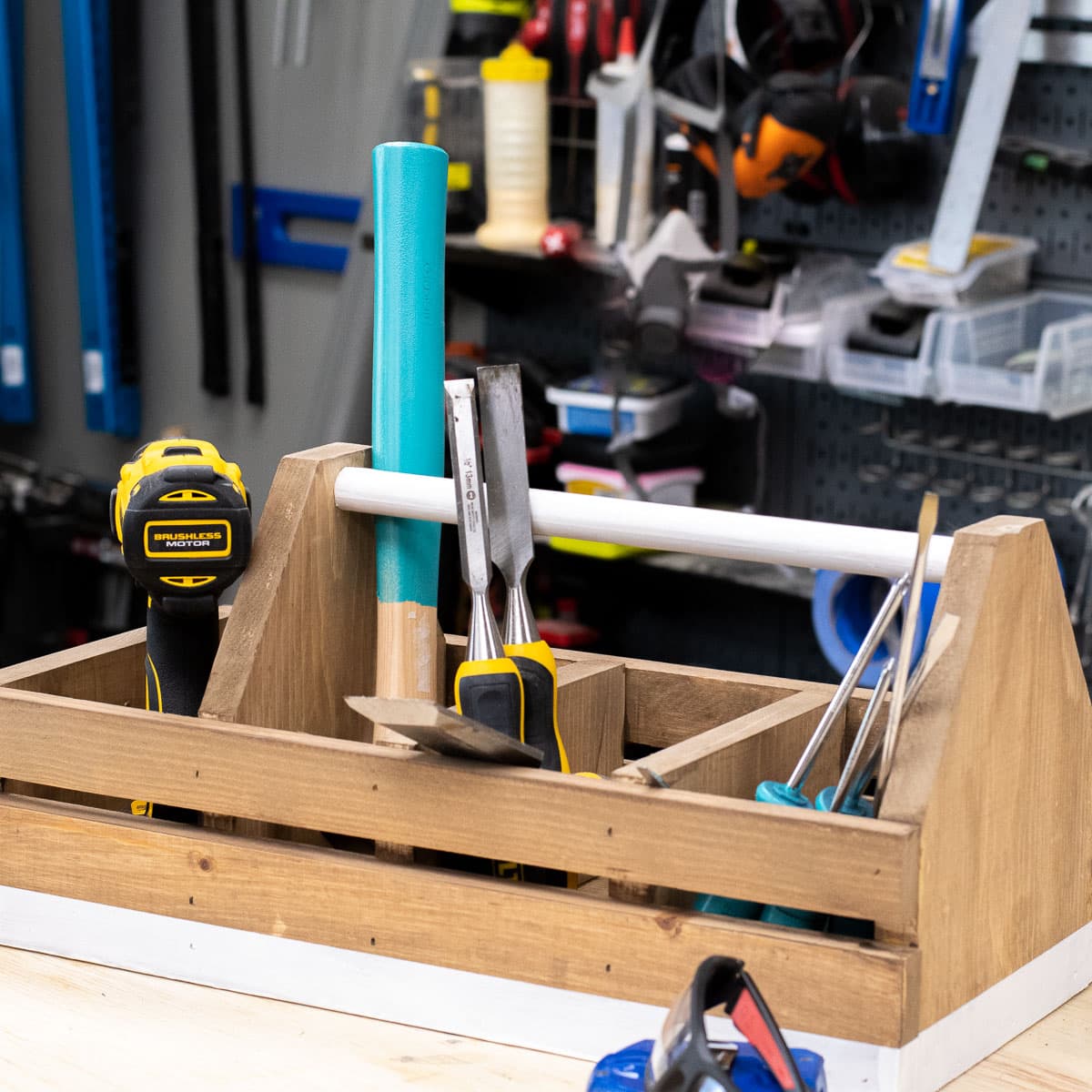 Easy DIY Tool Box Organizer Using Wood Easy DIY Tool Box Organizer Using Wood