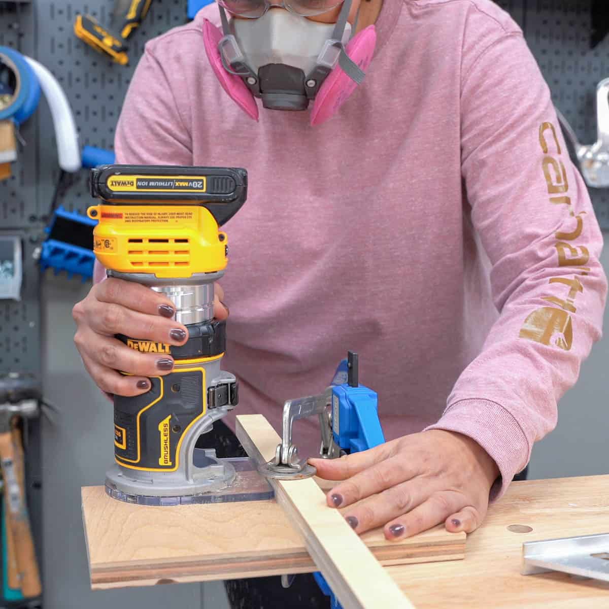 How to Use a Router: For Beginner Woodworkers How to Use a Router: For Beginner Woodworkers