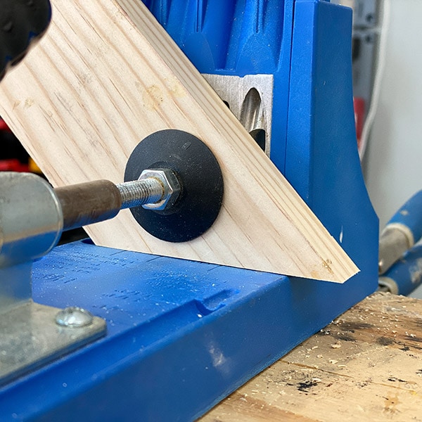 How to Make Pocket Holes in Miter Joints and Bevel Joints How to Make Pocket Holes in Miter Joints and Bevel Joints